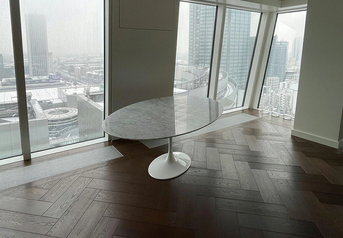 Stół TULIP ELLIPSE MARBLE CARRARA biały - blat owalny marmurowy, metal